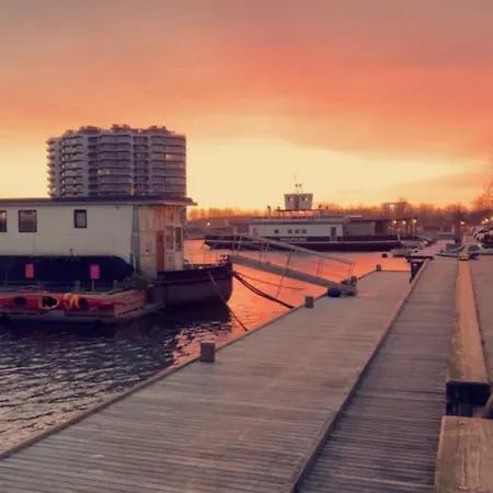 Apartment Cozy By The Water & Close To Kopenhagen